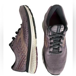 Brooks Ghost 13 Women's Running Shoes Purple EUC  Size 8
